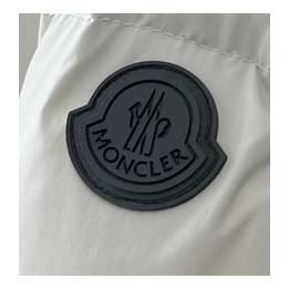 Moncler Contrast-Hood Colour-Block Puffer Jacket | Premium Down