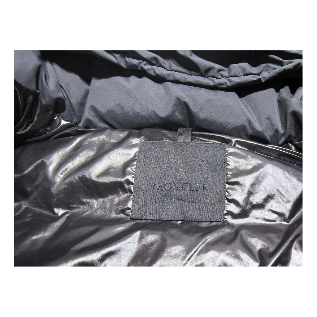 Moncler Madeira Hooded Puffer Jacket | Premium Down